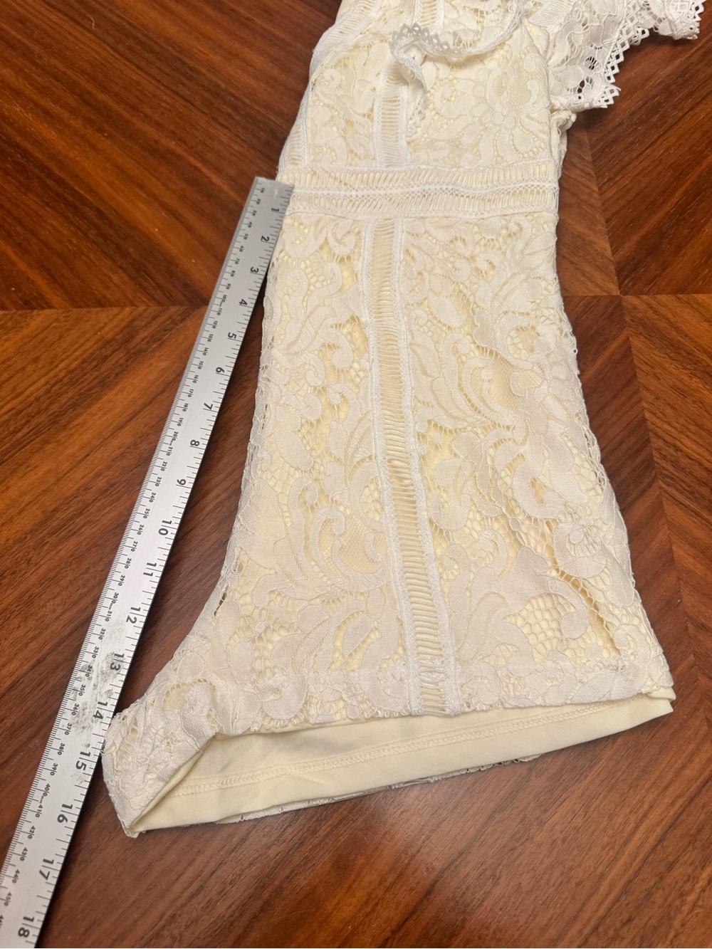 NWT Lulus White Lace Romper Bridal Shower Bachelorette Vacation Size L - Picture 15 of 16